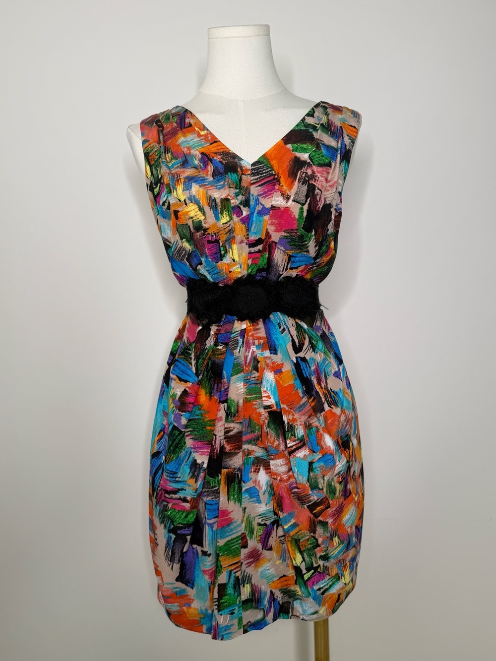 Donna Morgan Multicolor Brushstroke V-Neck Mini Dress with Black Waist